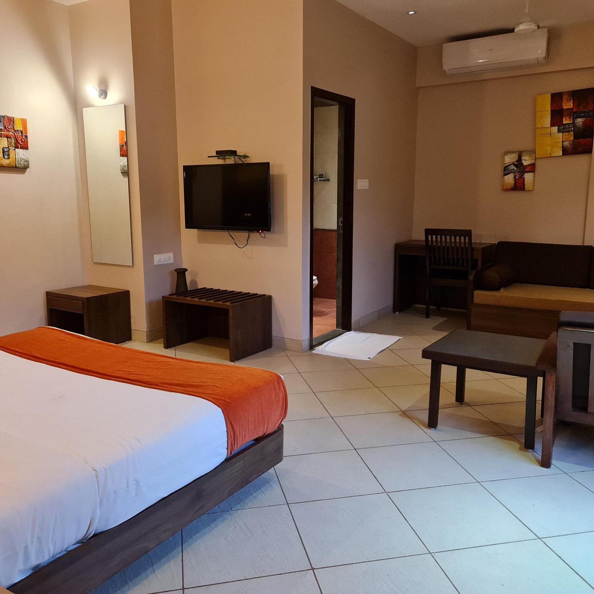 Hotel Misty Meadows Lonavla Zewnętrze zdjęcie