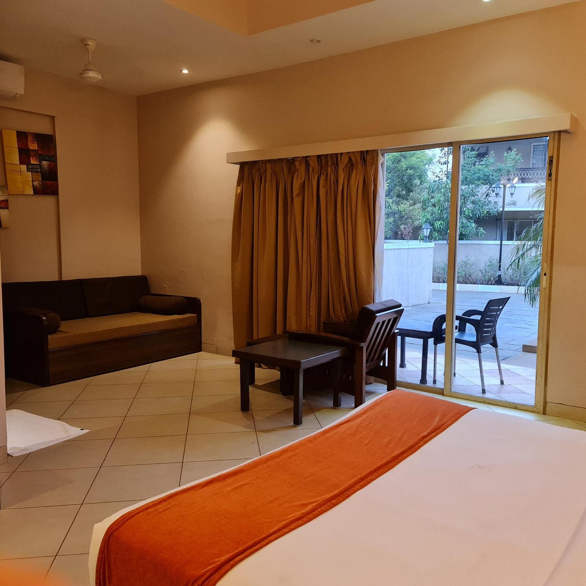Hotel Misty Meadows Lonavla Zewnętrze zdjęcie