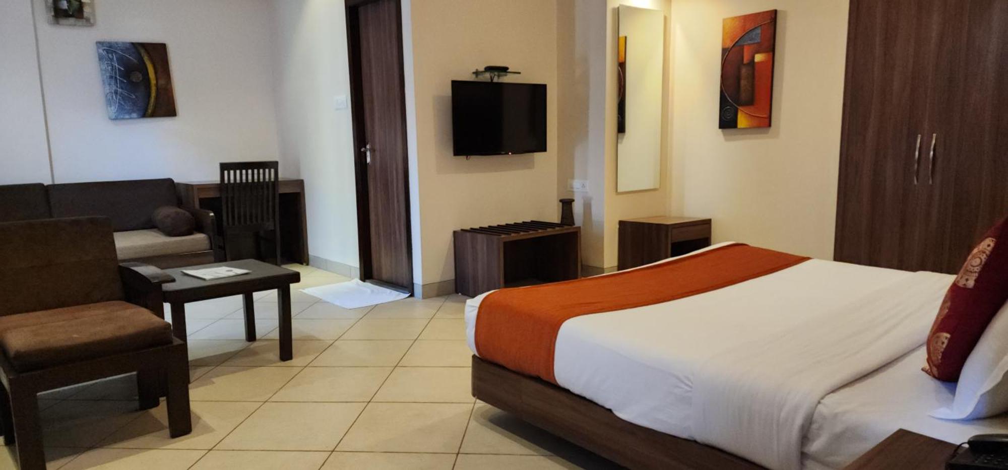 Hotel Misty Meadows Lonavla Zewnętrze zdjęcie