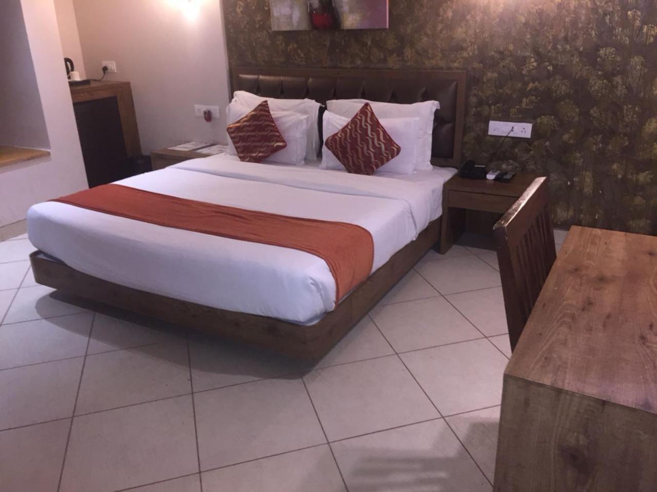 Hotel Misty Meadows Lonavla Zewnętrze zdjęcie