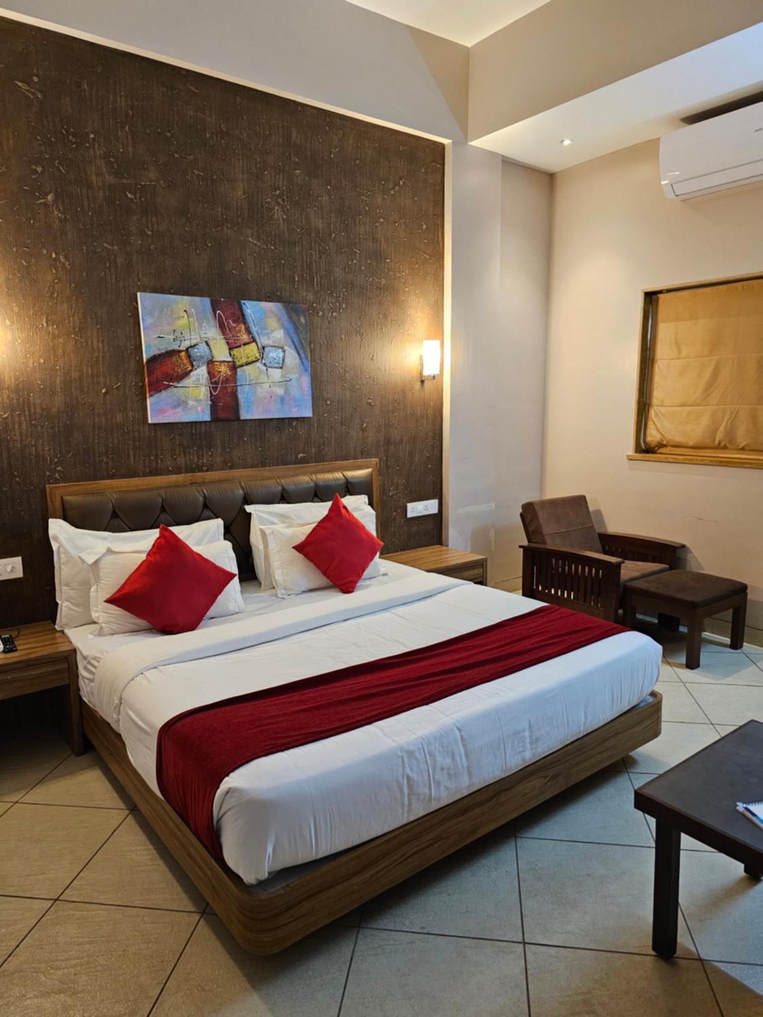 Hotel Misty Meadows Lonavla Zewnętrze zdjęcie