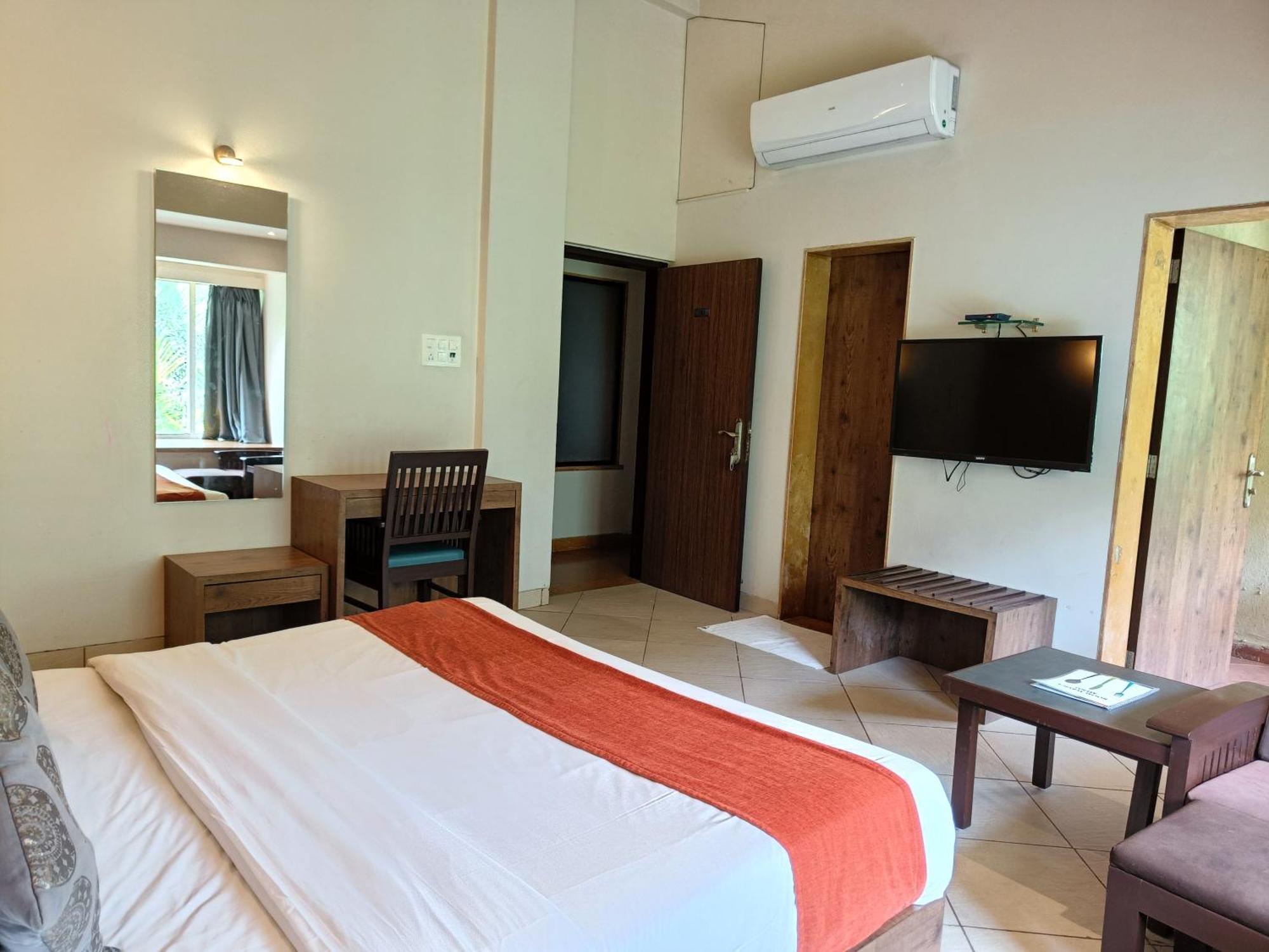Hotel Misty Meadows Lonavla Zewnętrze zdjęcie