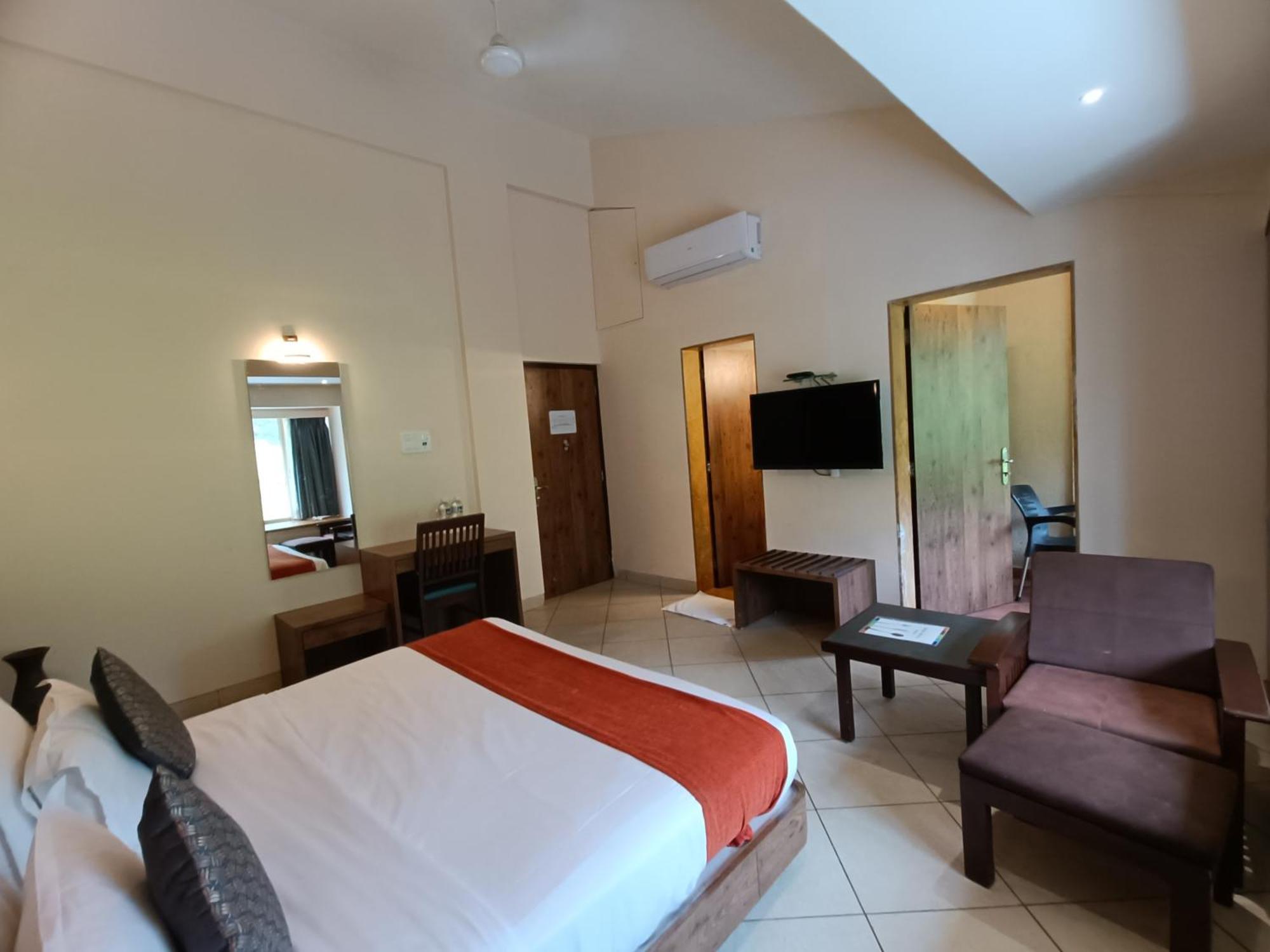 Hotel Misty Meadows Lonavla Zewnętrze zdjęcie