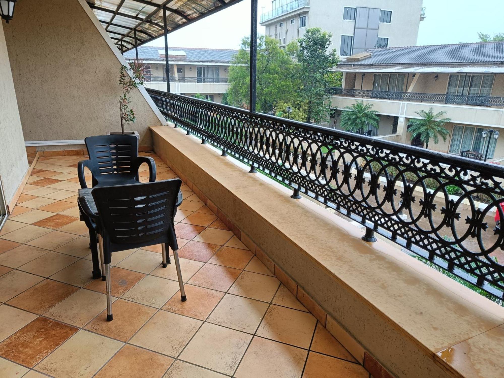Hotel Misty Meadows Lonavla Zewnętrze zdjęcie