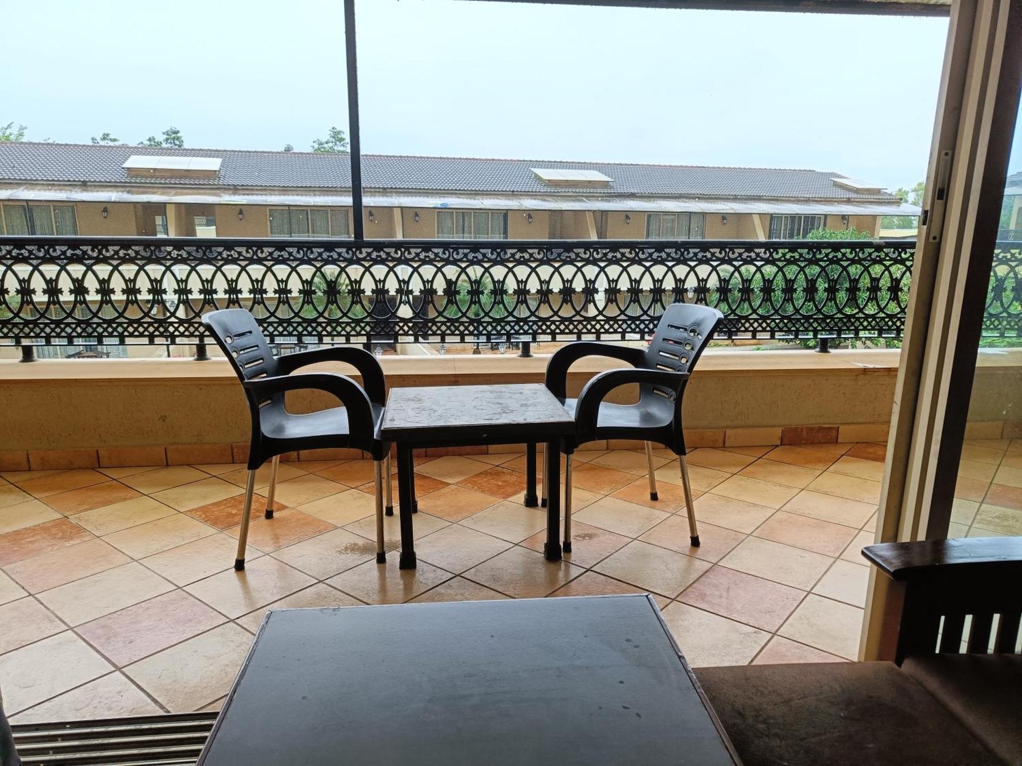 Hotel Misty Meadows Lonavla Zewnętrze zdjęcie
