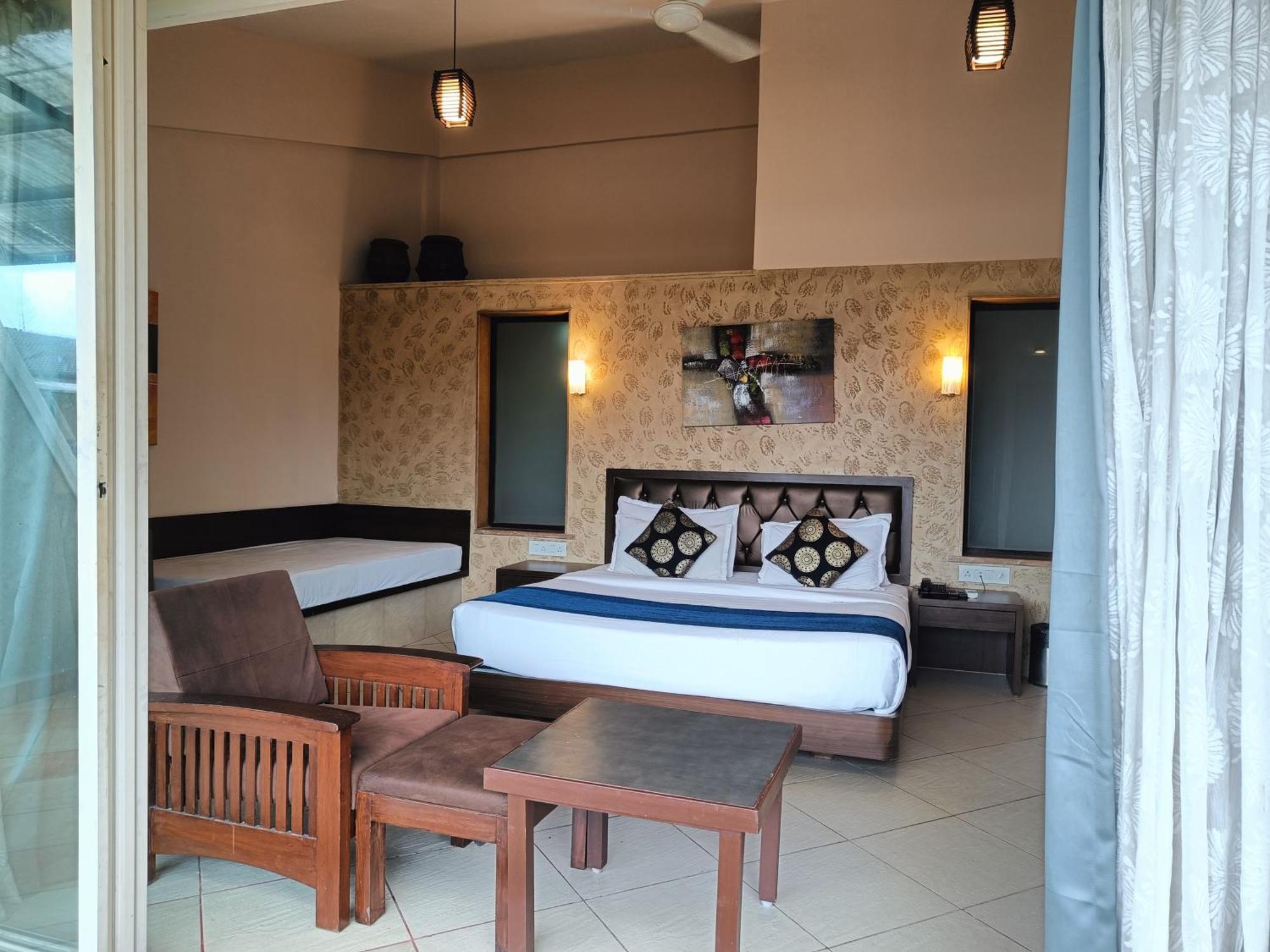 Hotel Misty Meadows Lonavla Zewnętrze zdjęcie