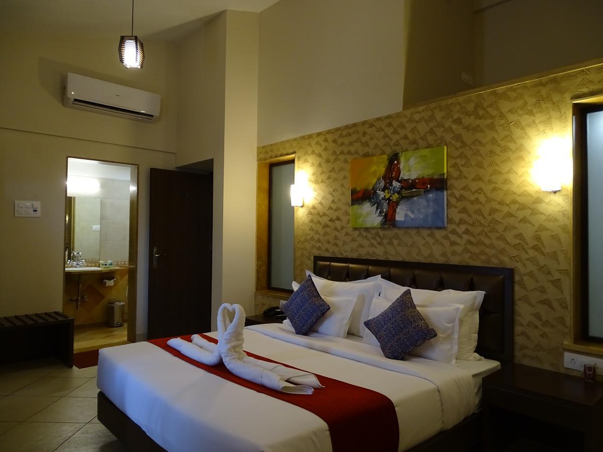 Hotel Misty Meadows Lonavla Zewnętrze zdjęcie